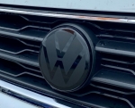 VW Tiguan 2 Front Emblem NEW LOOK Schwarz für ACC